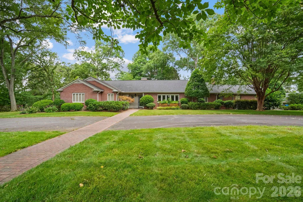 560 11th Avenue Circle NW Hickory NC 28601