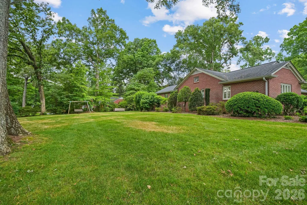 560 11th Avenue Circle NW Hickory NC 28601