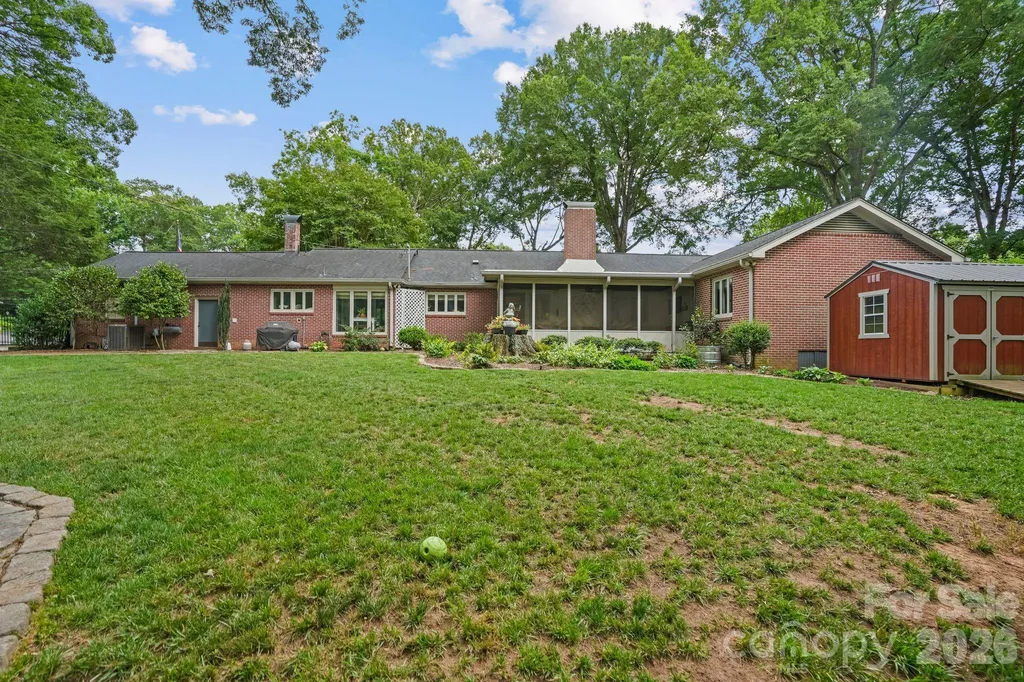 560 11th Avenue Circle NW Hickory NC 28601