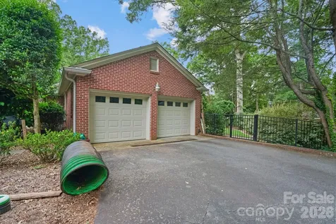 560 11th Avenue Circle NW Hickory NC 28601