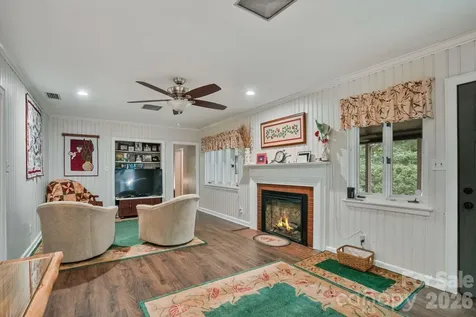 560 11th Avenue Circle NW Hickory NC 28601