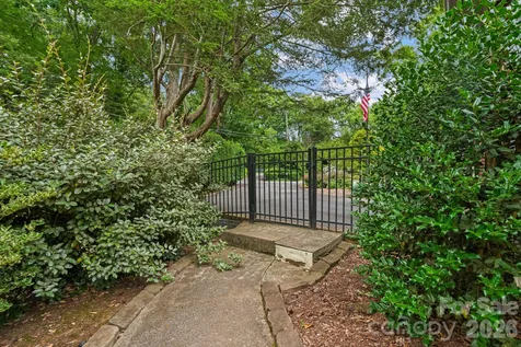 560 11th Avenue Circle NW Hickory NC 28601