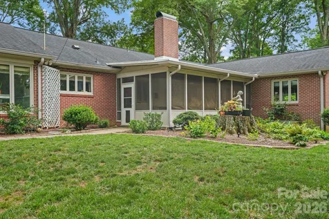 560 11th Avenue Circle NW Hickory NC 28601
