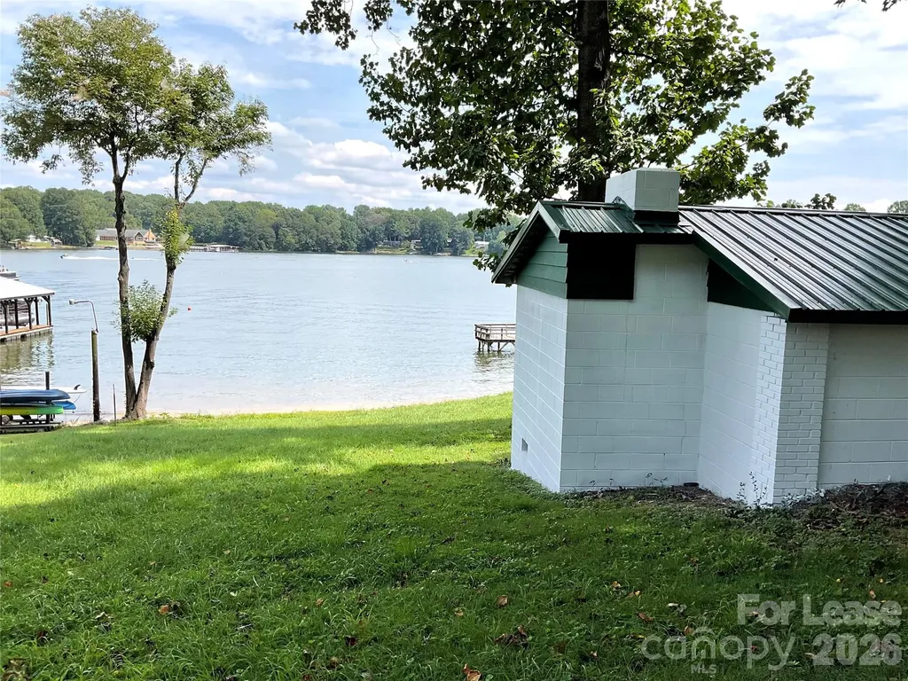 6950 Ingleside Drive Sherrills Ford NC 28673