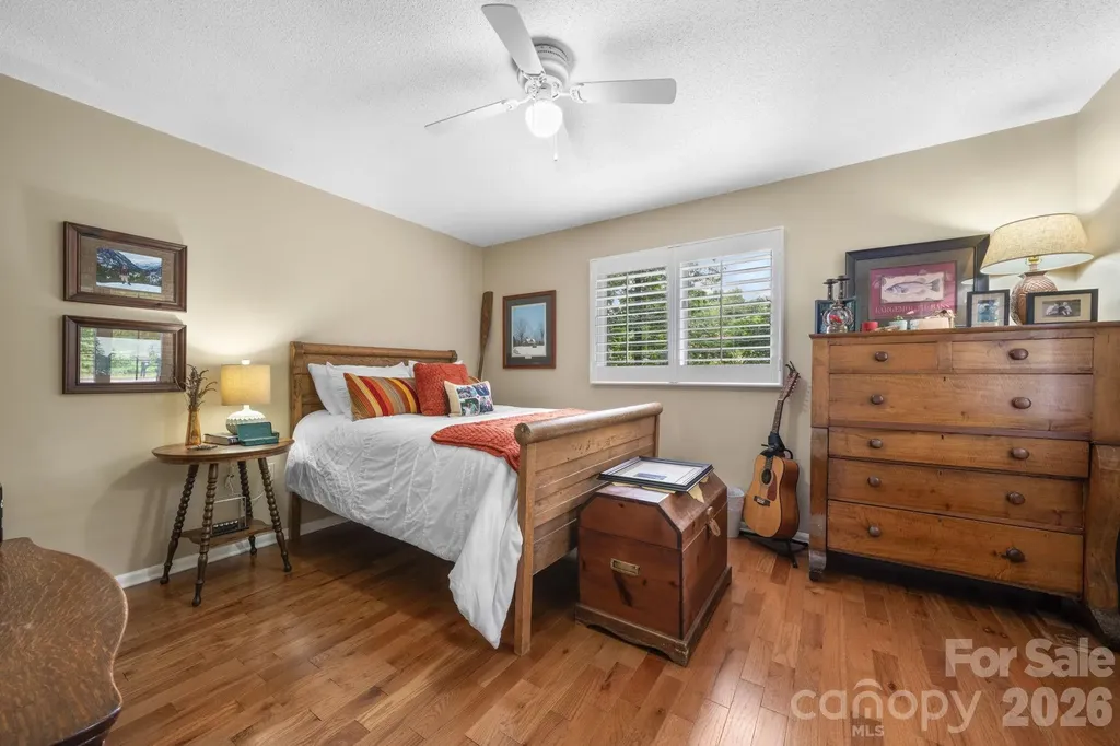 446 17th Avenue Drive NE Hickory NC 28601