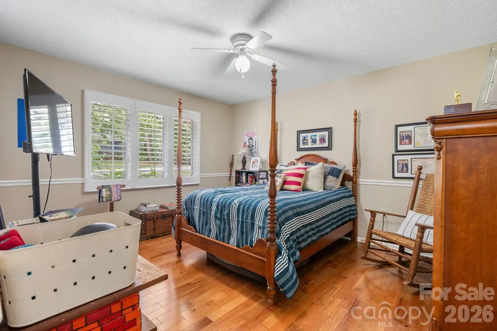 446 17th Avenue Drive NE Hickory NC 28601