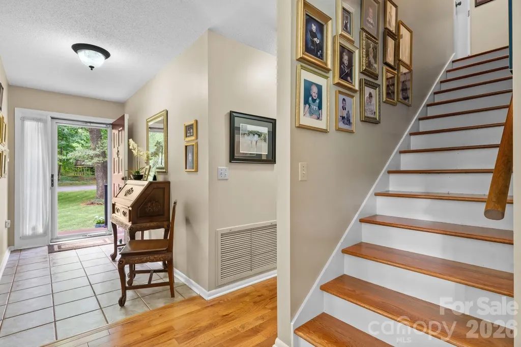 446 17th Avenue Drive NE Hickory NC 28601