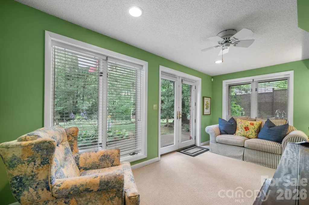 446 17th Avenue Drive NE Hickory NC 28601