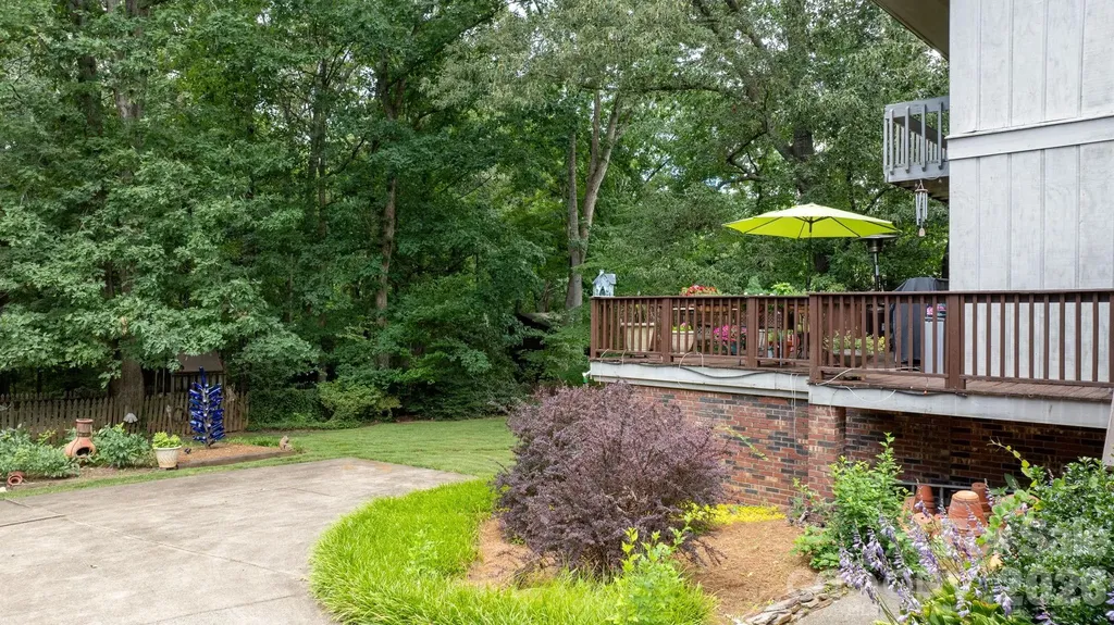 446 17th Avenue Drive NE Hickory NC 28601