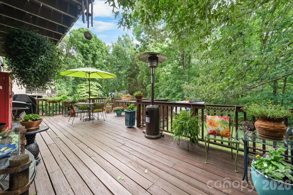 446 17th Avenue Drive NE Hickory NC 28601