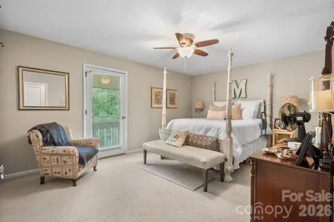446 17th Avenue Drive NE Hickory NC 28601