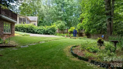 446 17th Avenue Drive NE Hickory NC 28601