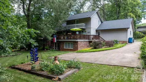 446 17th Avenue Drive NE Hickory NC 28601