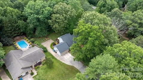 446 17th Avenue Drive NE Hickory NC 28601