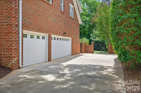 4533 Noras Path Road Charlotte NC 28226