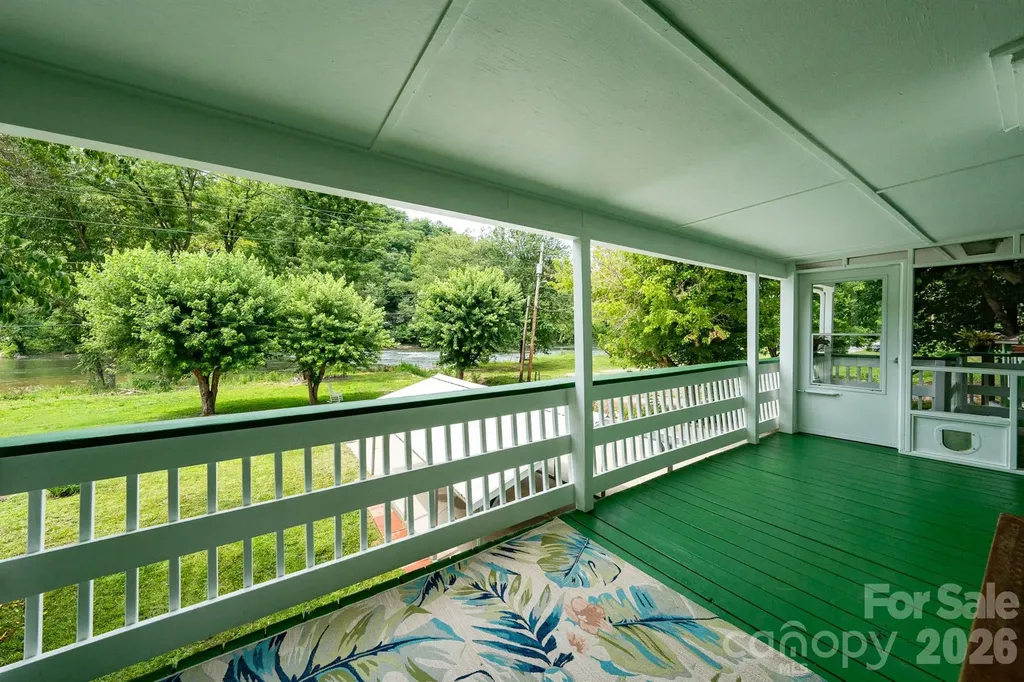 389 Rollins Road Marshall NC 28753