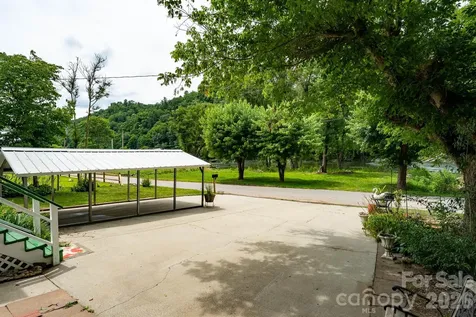 389 Rollins Road Marshall NC 28753
