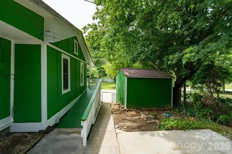 389 Rollins Road Marshall NC 28753