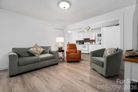389 Rollins Road Marshall NC 28753