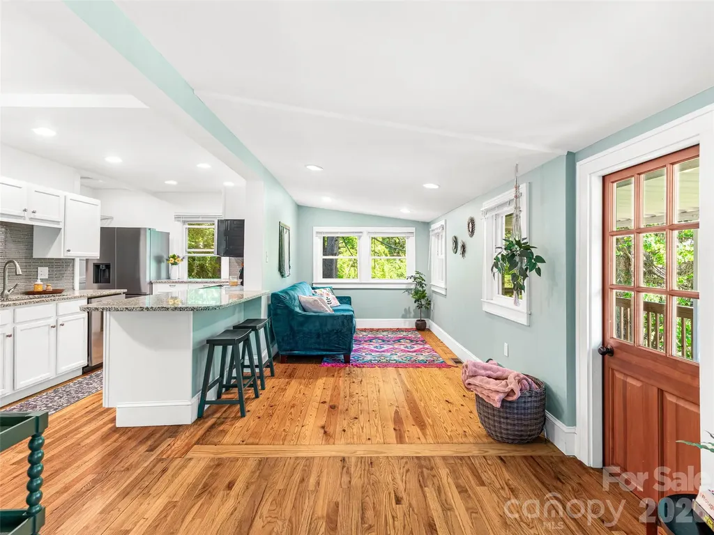 148 Sand Hill Road Asheville NC 28806