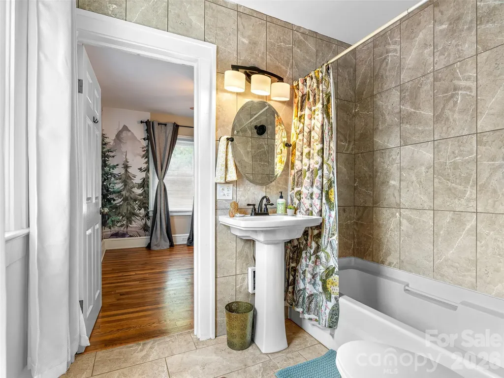 148 Sand Hill Road Asheville NC 28806