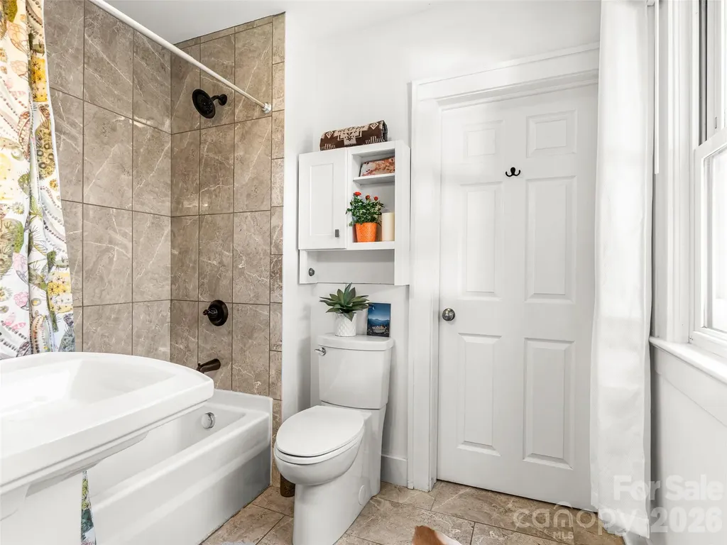 148 Sand Hill Road Asheville NC 28806