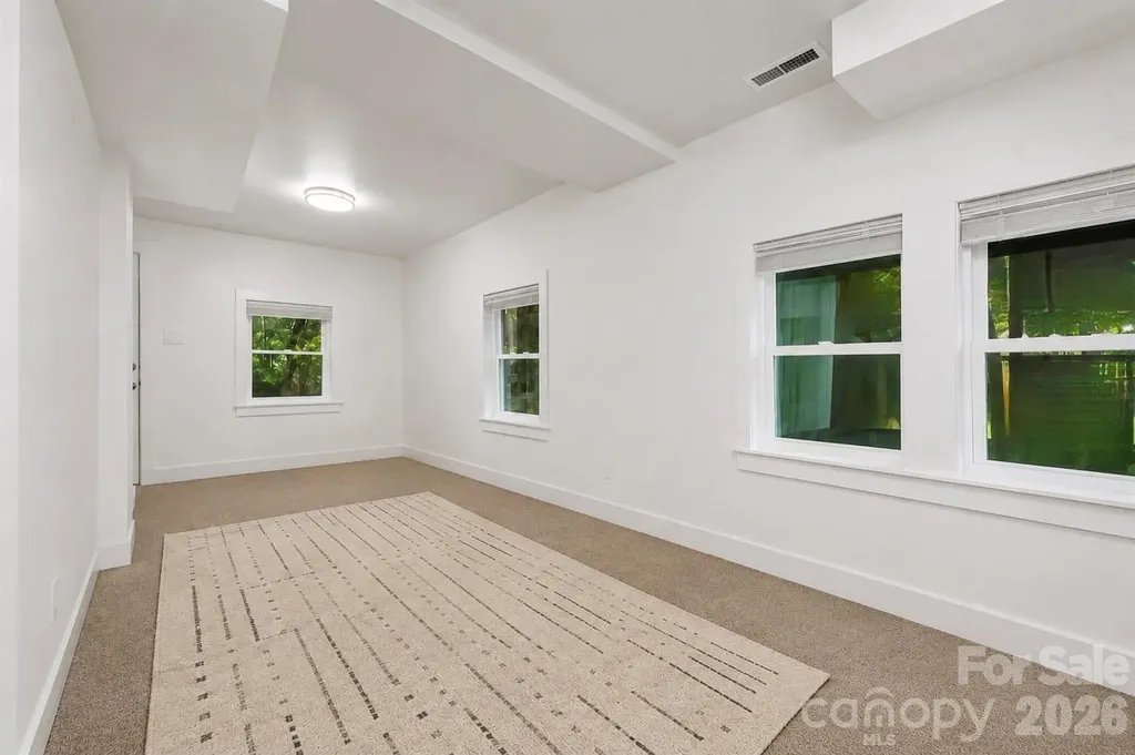 148 Sand Hill Road Asheville NC 28806