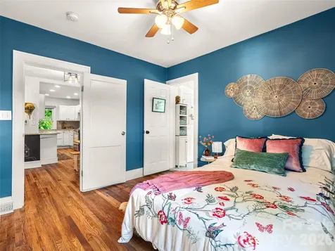 148 Sand Hill Road Asheville NC 28806