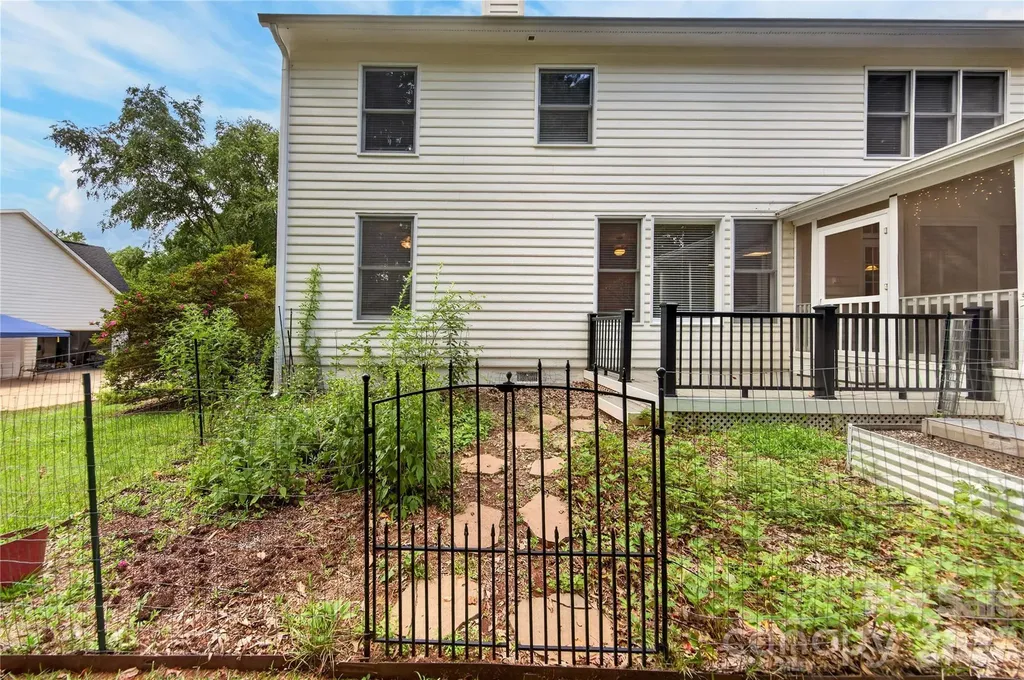 2615 Providence Hills Drive Matthews NC 28105