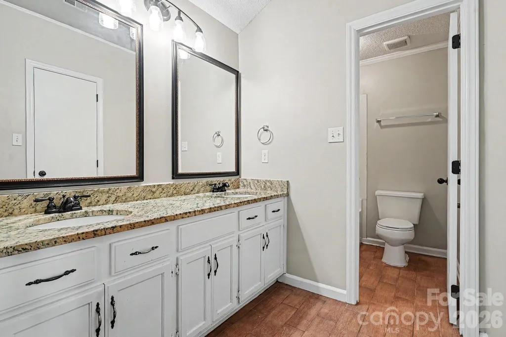 10826 Hunters Trace Court Charlotte NC 28262