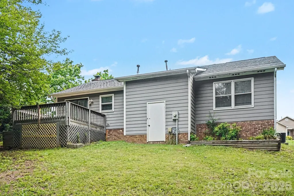 10826 Hunters Trace Court Charlotte NC 28262
