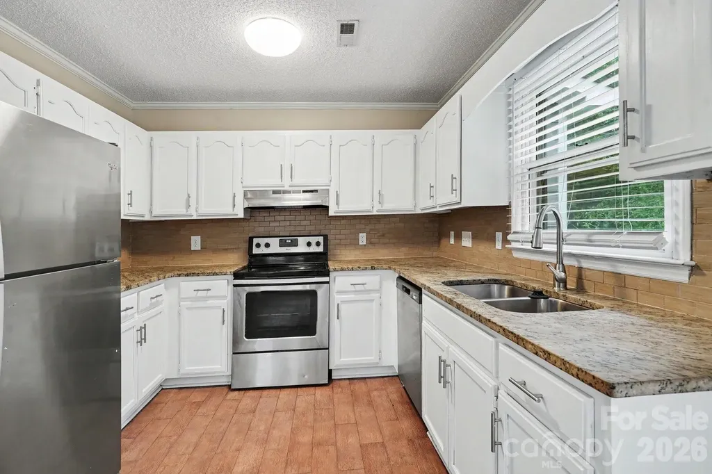 10826 Hunters Trace Court Charlotte NC 28262