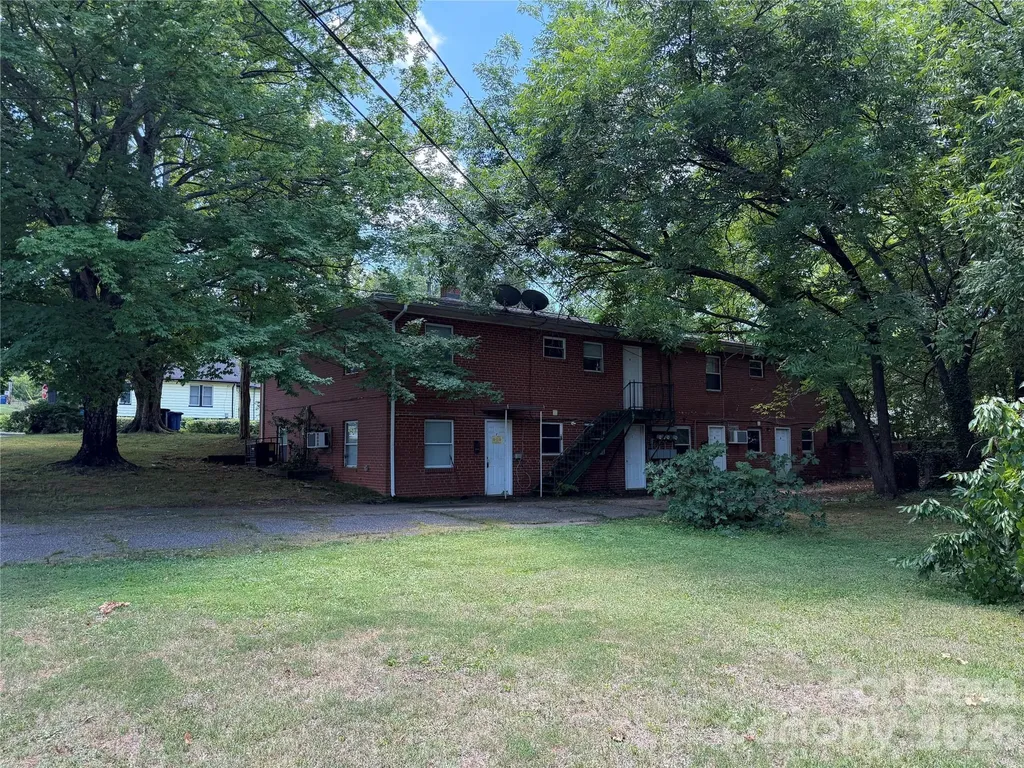 325 Chambers Street Statesville NC 28677