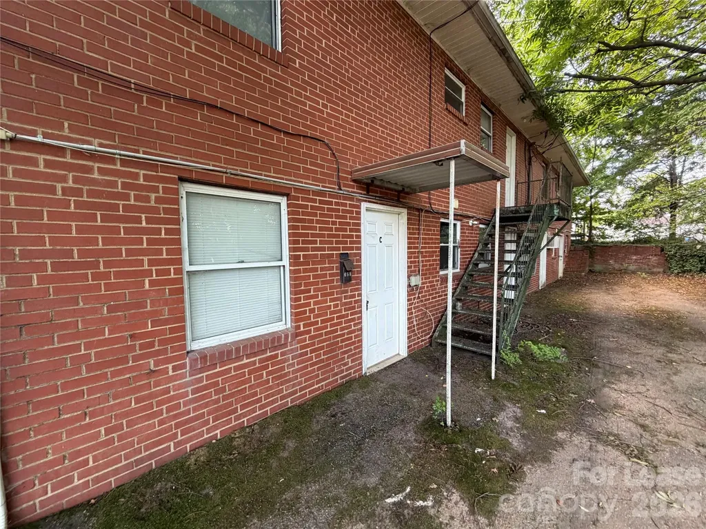 325 Chambers Street Statesville NC 28677