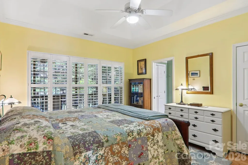 54 Victoria Park Drive Hendersonville NC 28792