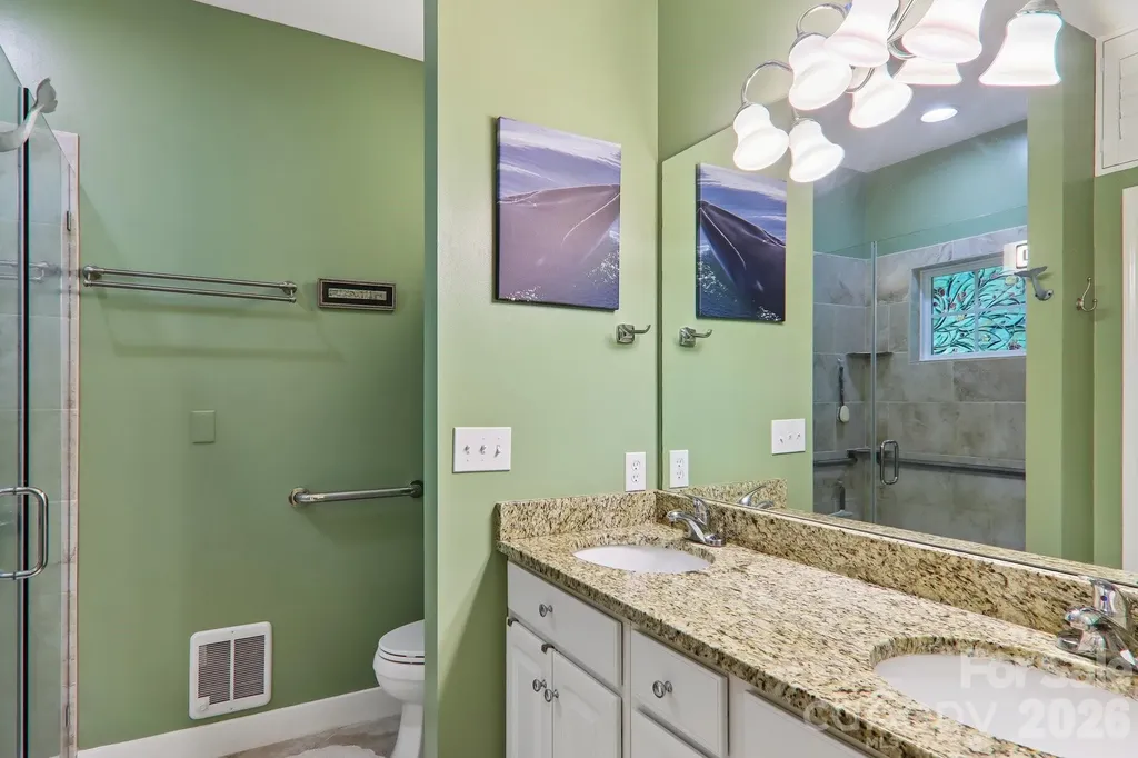54 Victoria Park Drive Hendersonville NC 28792