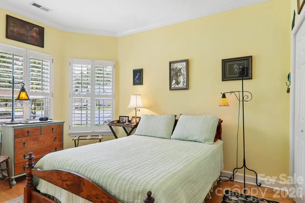 54 Victoria Park Drive Hendersonville NC 28792