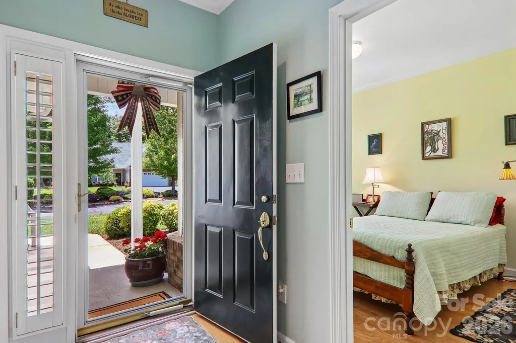 54 Victoria Park Drive Hendersonville NC 28792
