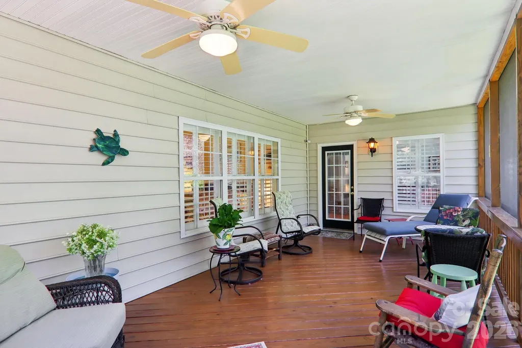 54 Victoria Park Drive Hendersonville NC 28792