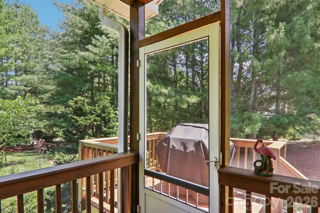 54 Victoria Park Drive Hendersonville NC 28792