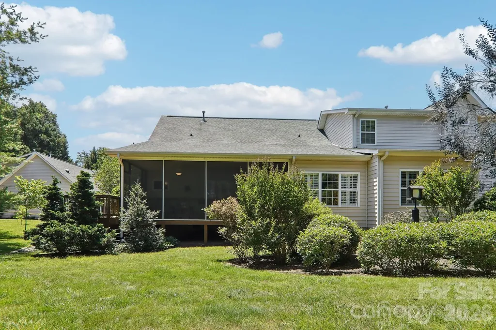 54 Victoria Park Drive Hendersonville NC 28792