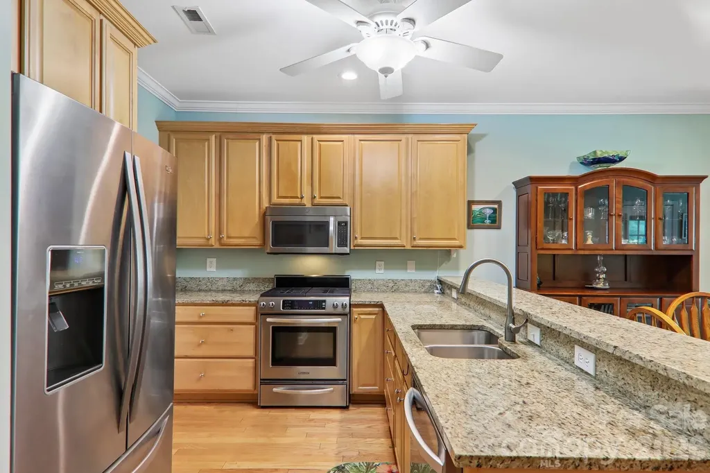 54 Victoria Park Drive Hendersonville NC 28792