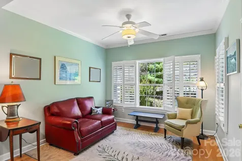 54 Victoria Park Drive Hendersonville NC 28792