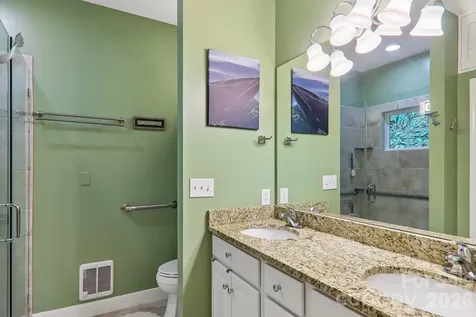 54 Victoria Park Drive Hendersonville NC 28792