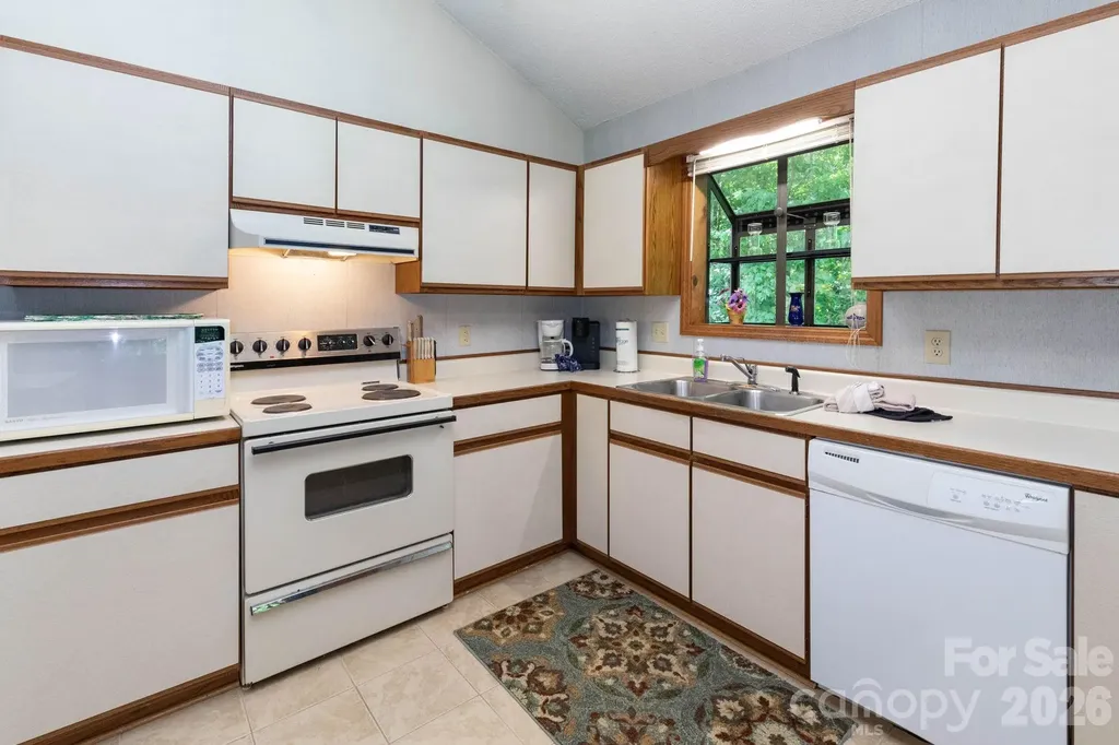 86 Mountain Road Maggie Valley NC 28751