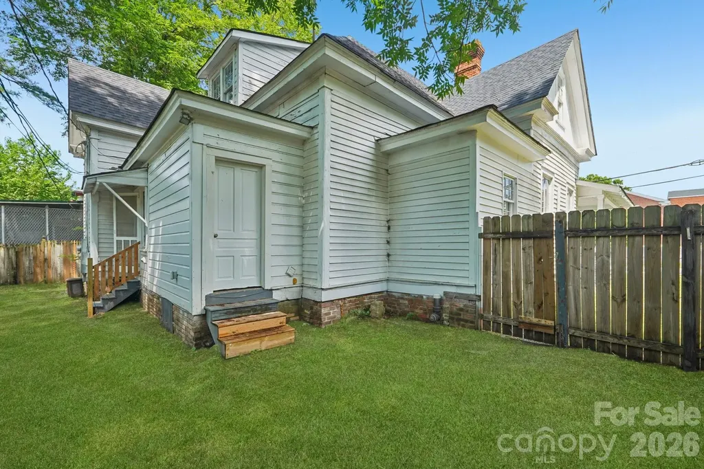 105 W Houston Street Monroe NC 28112