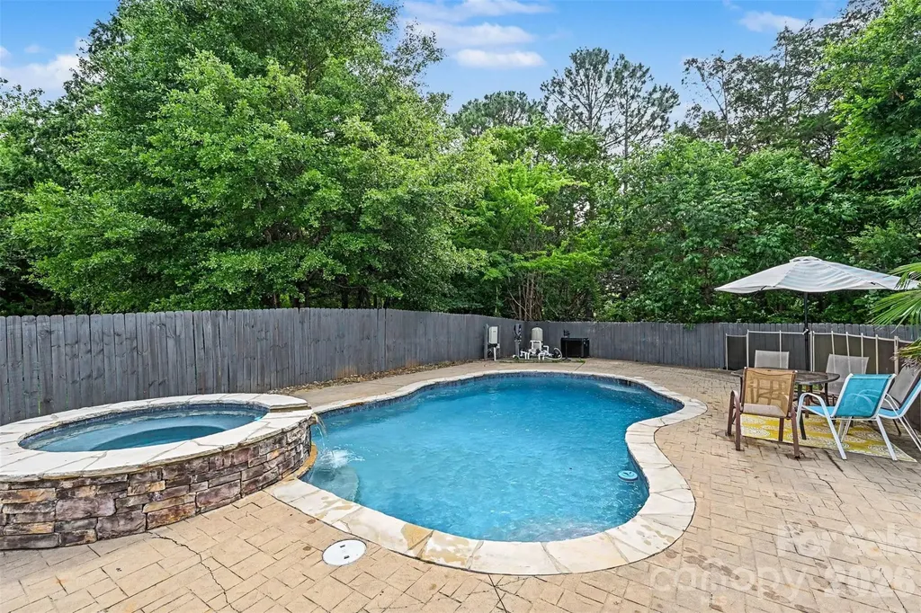 5821 Shadow Creek Road Charlotte NC 28226