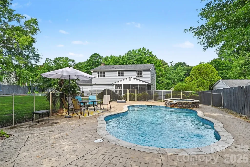 5821 Shadow Creek Road Charlotte NC 28226