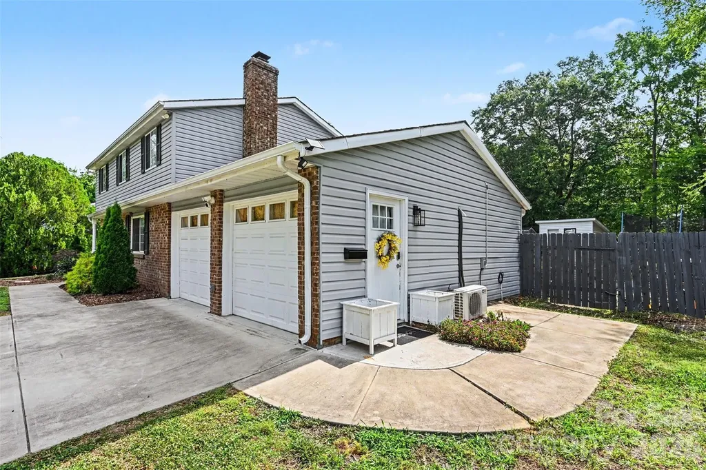 5821 Shadow Creek Road Charlotte NC 28226
