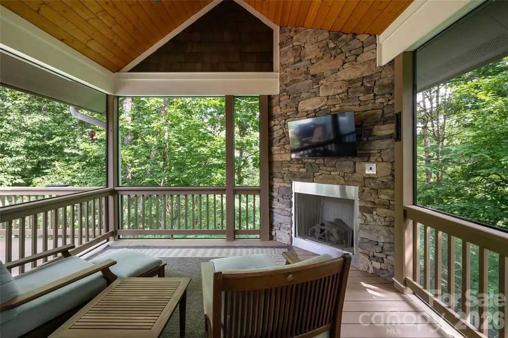 8 Sugarland Ridge Road Fairview NC 28730